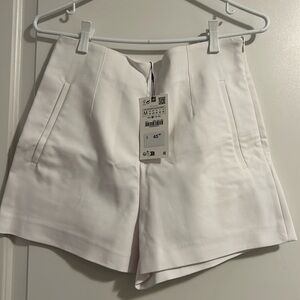 Zara shorts, sz M, new with tags